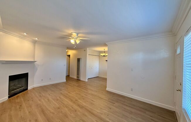 Upgraded and Bright 2nd floor Condo in Rolando near SDSU!!!