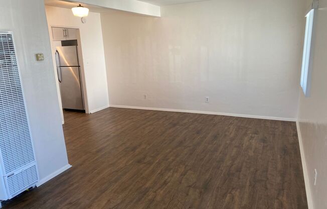 2300 CHATSWORTH BLVD