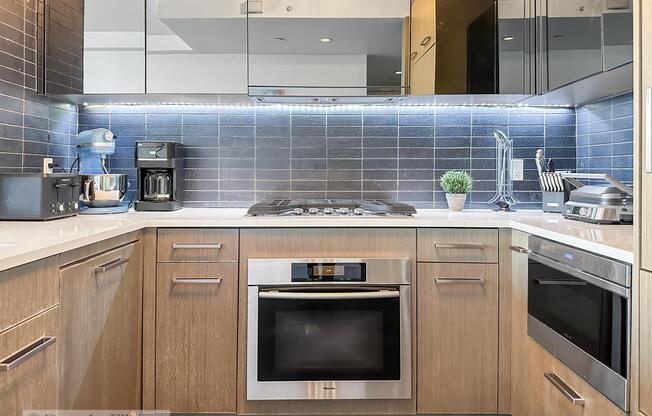 2 beds, 1 bath, 940 sqft, $6,250, Unit 11K