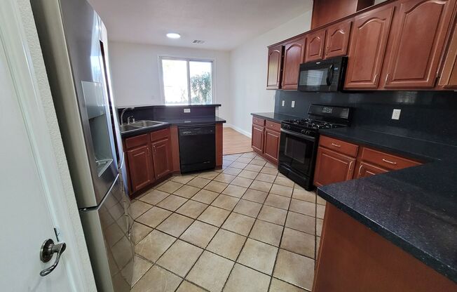 3 beds, 2.5 baths, $1,995