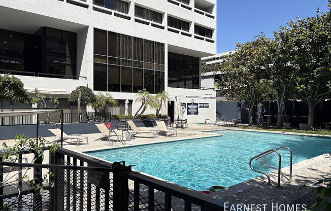 880 W 1st St Apt 216