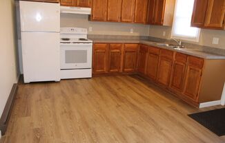 2 beds, 1.5 baths, $900, Unit Apt#3