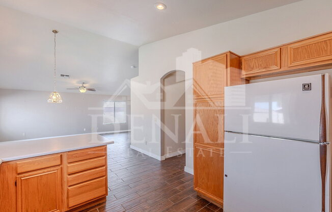 3 beds, 2 baths, 1,609 sqft, $2,195