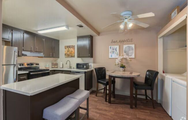 1 bed, 1 bath, 650 sqft, $1,595, Unit 113 - Stainless Package