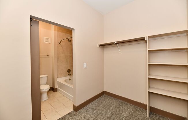 1 bed, 1 bath, 890 sqft, $1,399, Unit 881-405