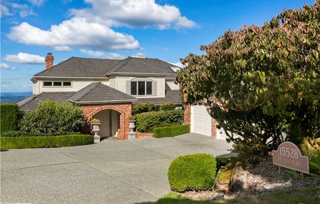 Bellevue Somerset Single Family House with View!!