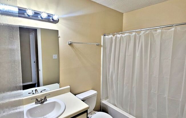 1 bed, 1 bath, 725 sqft, $750, Unit Apt 704