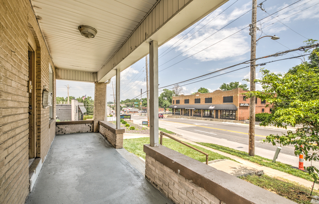 2305 S BIG BND BLVD