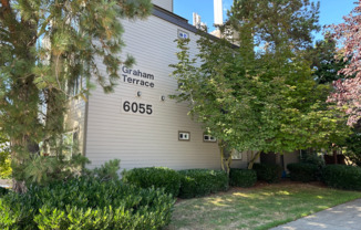 1BR/1BA Condo in Garden Terrace Complex! Dedicated Parking Space Included.