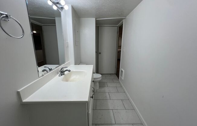 3 beds, 1 bath, $1,225, Unit 2651 S Grant 1/2