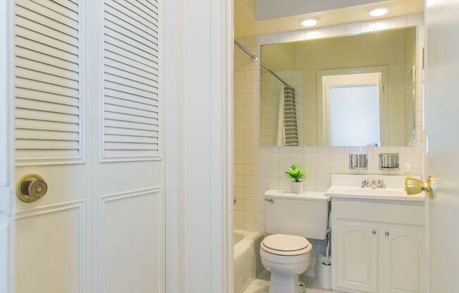 Studio, 1 bath, 400 sqft, $1,450, Unit 204