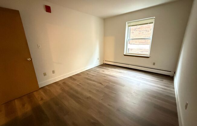1 bed, 1 bath, $1,095, Unit 103
