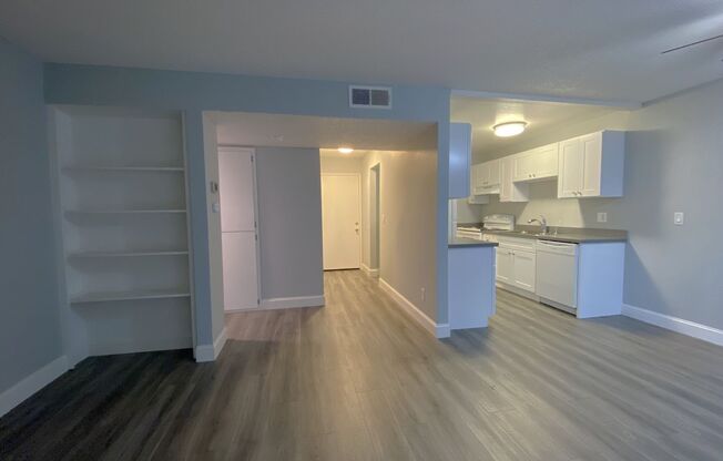 2 beds, 1 bath, 840 sqft, $1,645, Unit RO-97