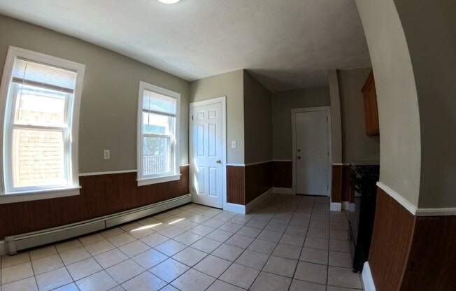 3 beds, 1 bath, $3,000, Unit 3
