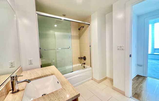 1 bed, 1 bath, $4,200