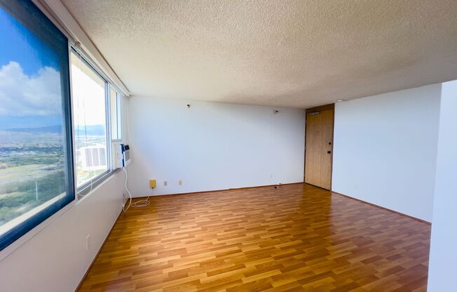 1BR / 1Bath / 1Pkg - Rental at Century Park Plaza!