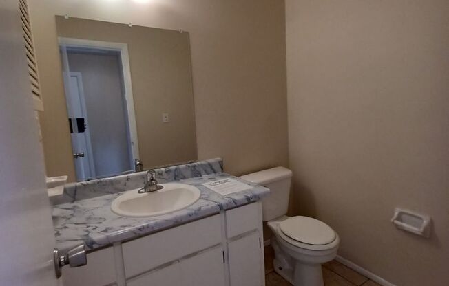 2 beds, 1.5 baths, $1,625, Unit 1215 SE 46th Lane #H