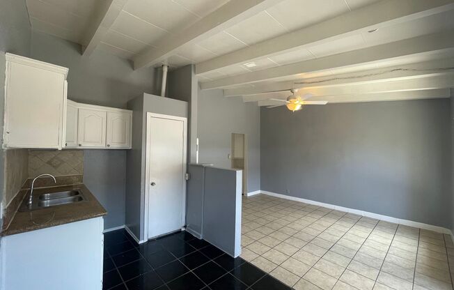 1 bed, 1 bath, 550 sqft, $1,750