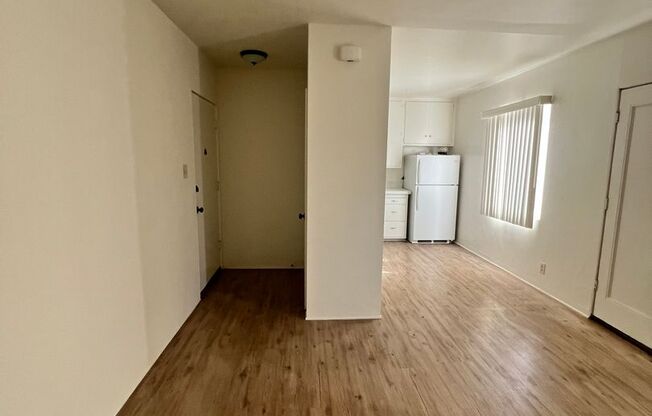 2 beds, 1 bath, $2,400