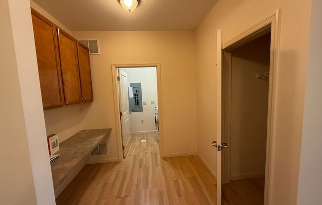 2-Bedroom Townhome for professionals - The Summit at Shiloh HOA