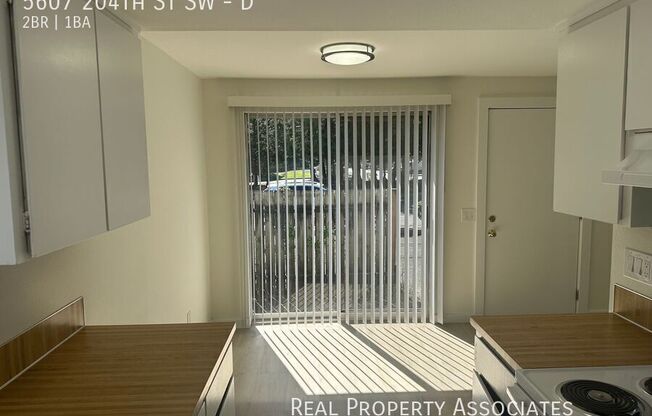 5607 204 ST SW