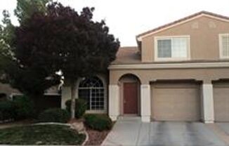 Clean and well maintained 2 bedrooms, 2 Bath townhouse in Silverado Ranch