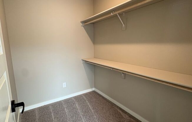 2 beds, 2 baths, 1,296 sqft, $1,979, Unit 401