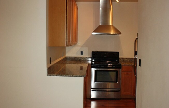 Studio, 1 bath, 359 sqft, $1,325, Unit 205