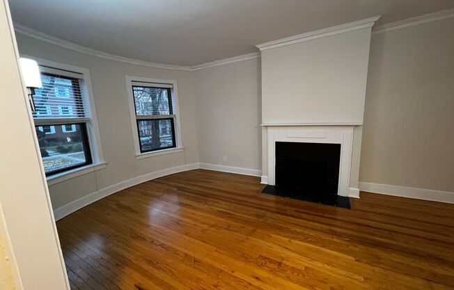 1 bed, 1 bath, 695 sqft, $1,695, Unit 810-1L