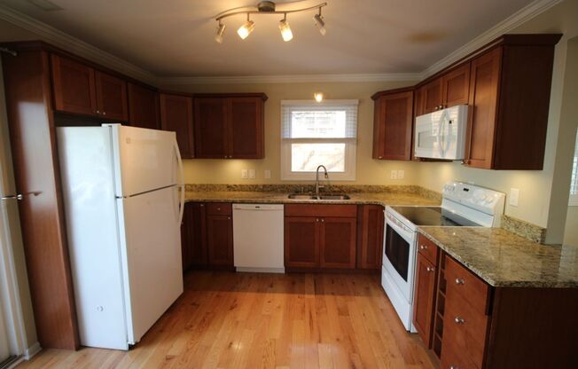 West AVL - Great apartment close to all the fun!
