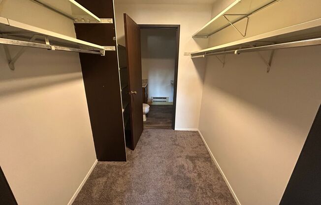 2 beds, 1.5 baths, $1,350, Unit 214