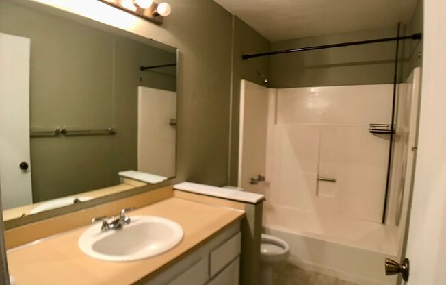 2 beds, 2 baths, $2,195, Unit Unit B101