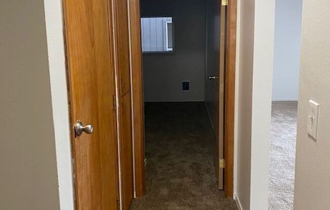 1 bed, 1 bath, 615 sqft, $1,200, Unit 19