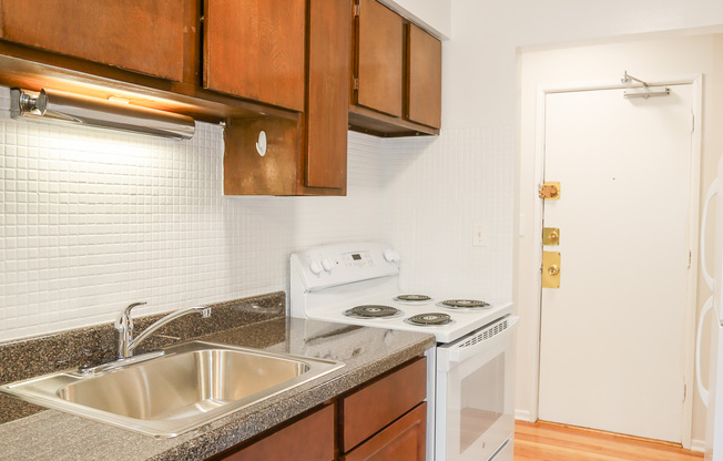 6161 N WINTHROP