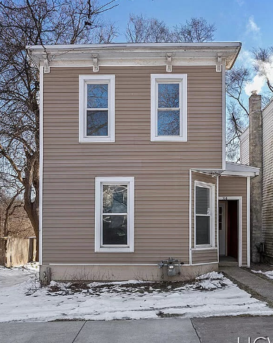 710 CLANCY AVE NE