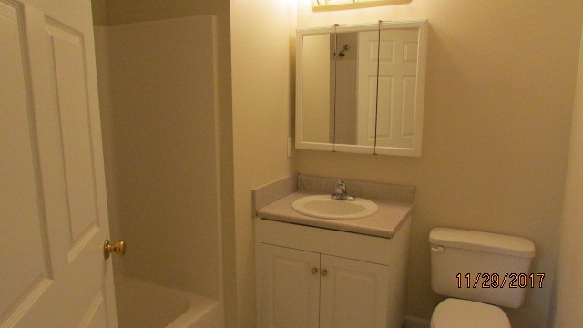 2 beds, 2 baths, $1,300