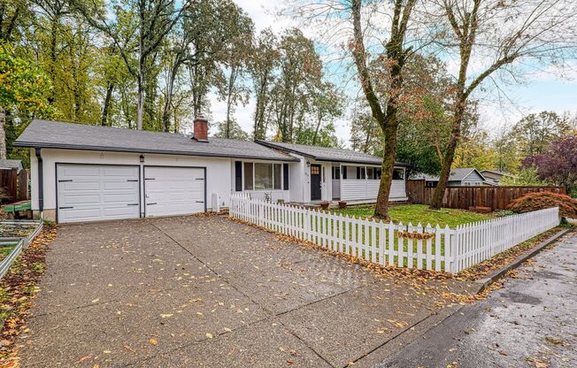 Updated 3Bed/2Bath w/ Bonus Room Plus Lake Oswego Schools!
