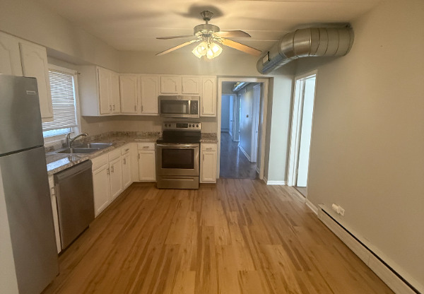 7437 W IRVING PARK RD