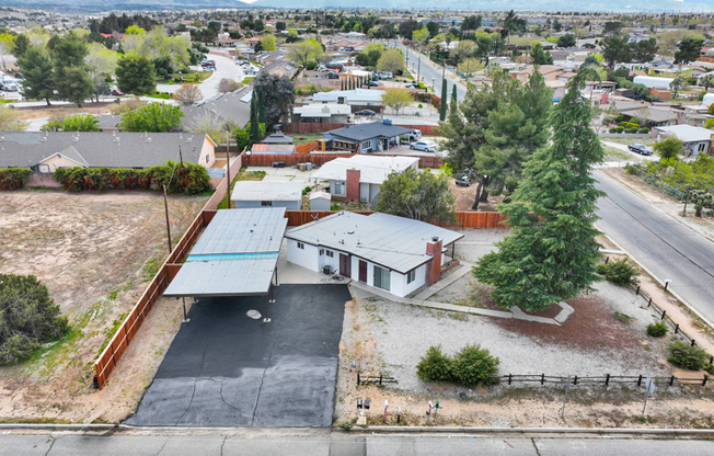 17637 1/2 SULTANA ST
