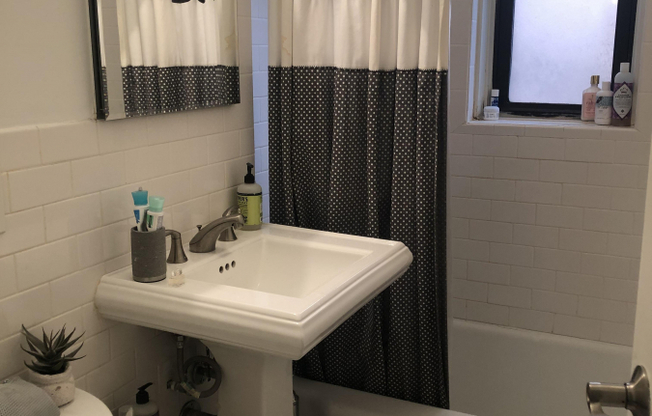 Studio, 1 bath, $3,925, Unit 4H