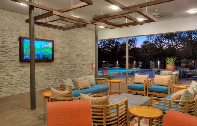 courtyard apartments in uptown dallas