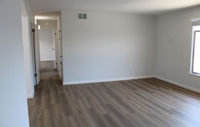 2 beds, 1.5 baths, $2,595, Unit #306