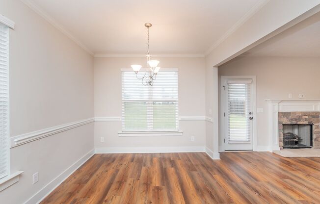 Beautiful and spacious 2 Story in Summerton Village!   ***THANKSGIVING SPECIAL!!***