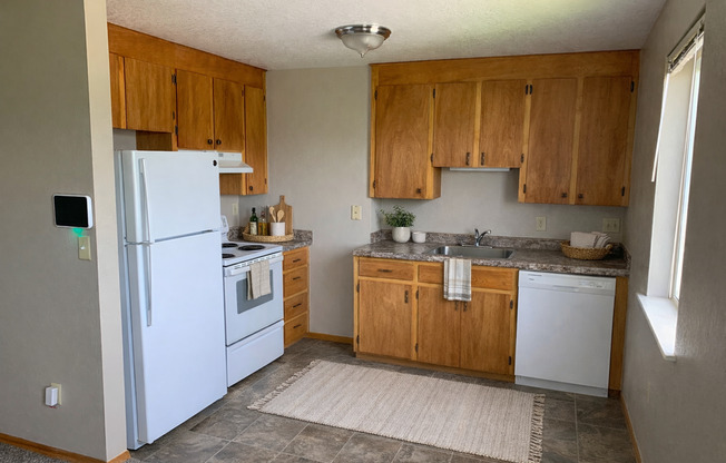 2 beds, 1 bath, 720 sqft, $1,125, Unit 05