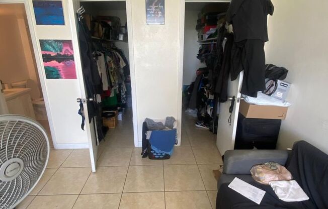 Charming 2 Bed 2 bath in a gated community close to it all!