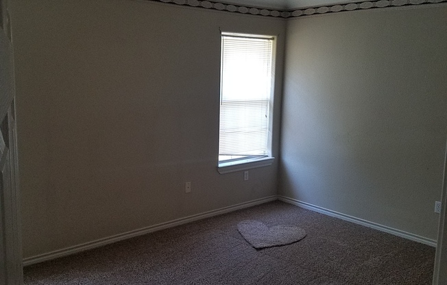 3 beds, 2 baths, $1,595