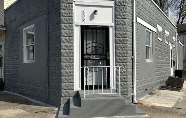 Newly Renovated 1/2 Bedroom 1 Bath Rental