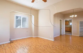 Cozy 2 Bed/1 Bath Home In Redlands!