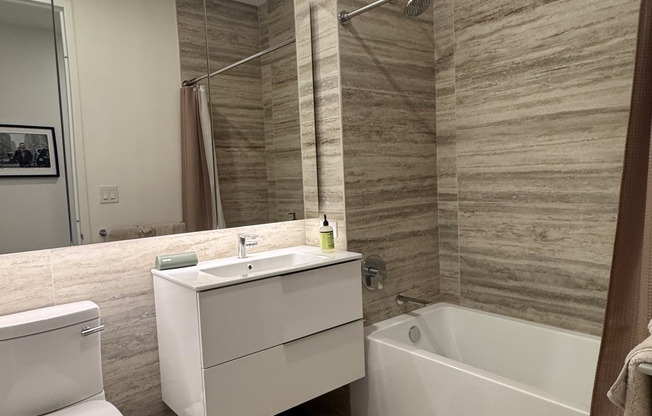 2 beds, 2 baths, $7,775, Unit 2806