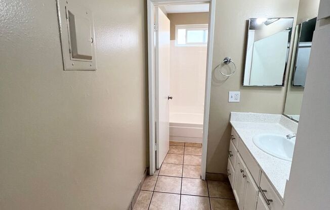 Studio, 1 bath, 500 sqft, $1,550, Unit 121